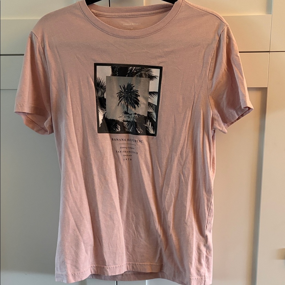 Banana Republic Light Pink Graphic Tee